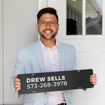 Profile picture of Drew Sells