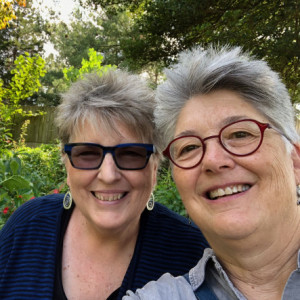 Profile photo of Janne and Deb.